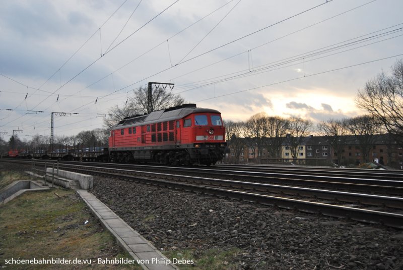 (232 182-6) fhrt mit GZ am 26. Februar 2009 durch Duisburg Neudorf