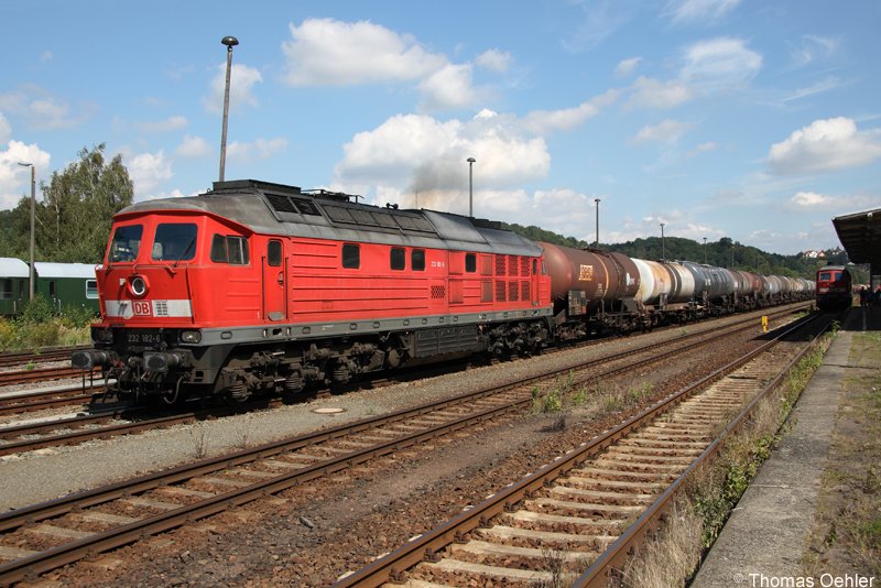 232 182 fhrt mit dem Kesselleerzug vom GTL Rhsa am 24.08.07 aus Nossen aus.