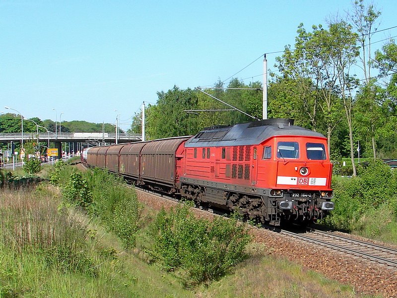 232 184-2 kommt mit FE45429 aus Rostock Seehafen. Stralsund am 16.05.08 