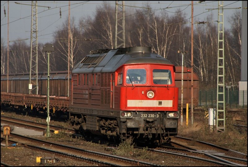 232 230 rangiert auf den Nebengleisen in Recklinghausen-Sd. (30.12.2008)