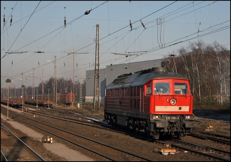 232 230 rangiert auf den Nebengleisen in Recklinghausen-S�d. (30.12.2008)

