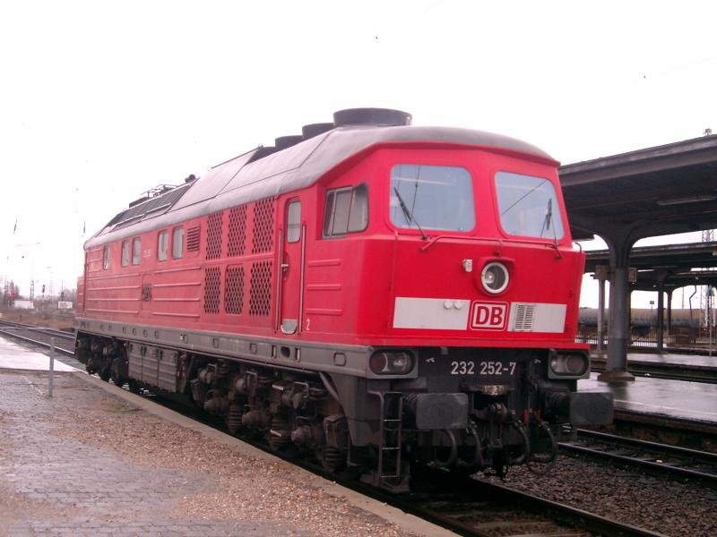 232-252-7 am 13.02.05 im Bahnhof Grokorbetha