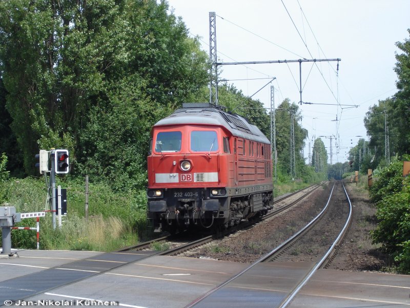 232 403-6 auf einer Solofahrt bei Bochum-NOKIA.