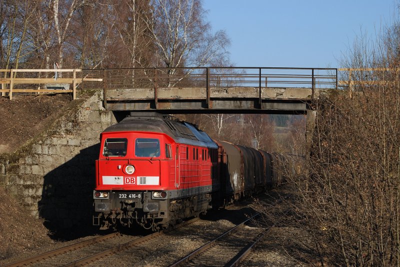 232 416 mit FE 44320 vor Immenreuth (17.12.2007)
