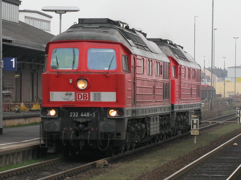 232 448 und 232 209 am 10.4.2008 in Weiden.