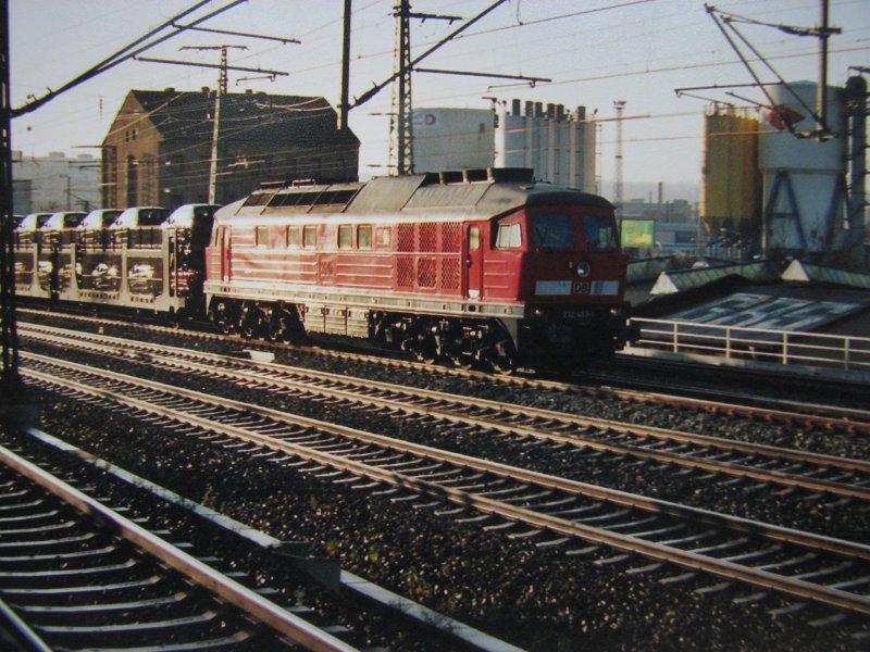 232 453-1 mit einem Gterzug von Tschechien komment kurz vor dem Gterbahnhof Dresden-Friedrichstadt.2.12.06