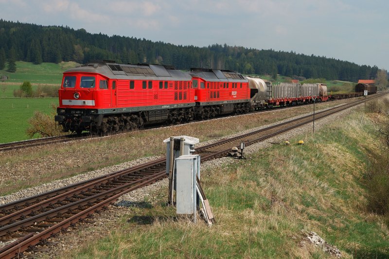 232 461 und 232 618 mit dem Arlbergumleiter FS 45198 in Aitrang (22.04.2009)