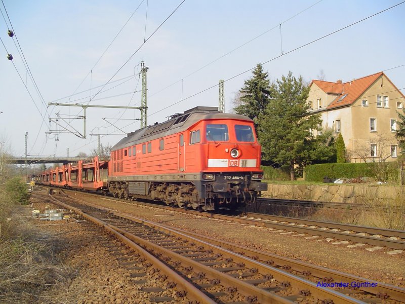 232 494-5 durchfhrt am 31.03.2007 mit einem leeren Autozug den Bahnhof Niederau in Richtung Dresden.