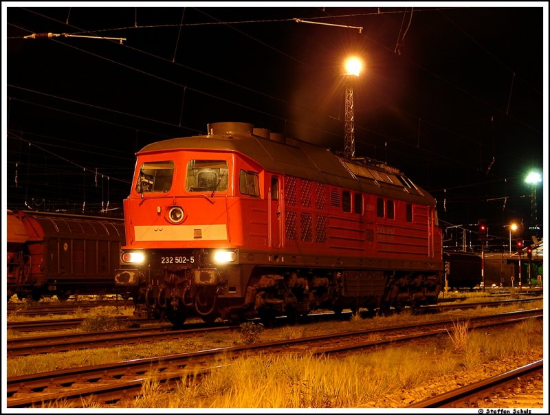 232 502 stand am Abend des 12.10.07 am Hp Rostock Hinrichsdorferstra�e.

