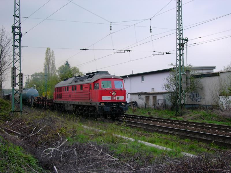 232 519-9 am 12.4.2005 auf dem weg von Bochum Prsident richtung Wanne-Eickel, hier bei Bochum Nokia.