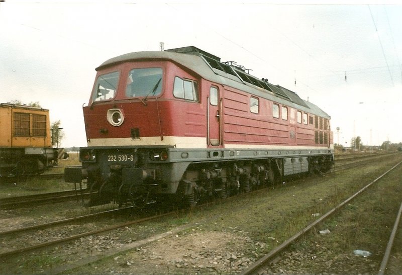 232 530 im November 1999 in ihrem Heimat-Bh Rostock Seehafen.
