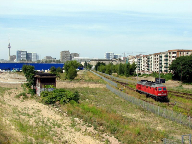 232 535 in Berlin-Warschauer Strae (01.08.2006)