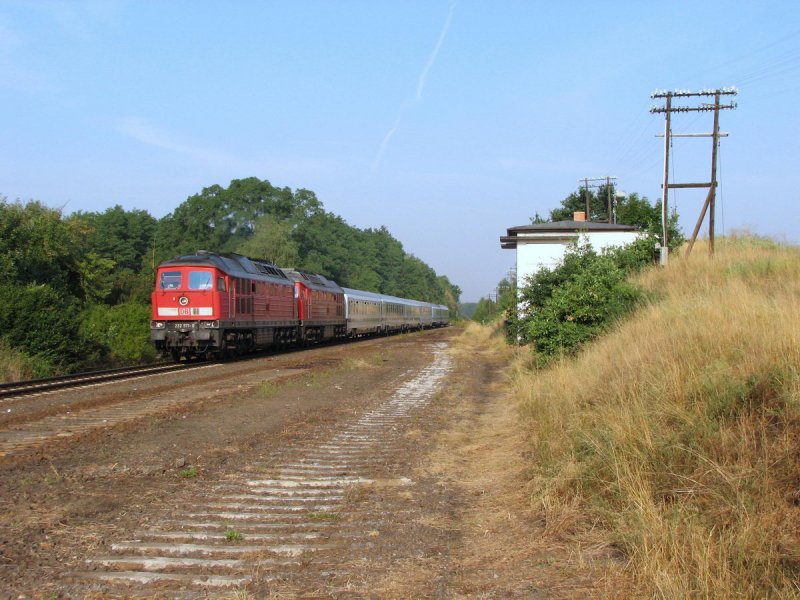 232 571 und 232 230 mit EC 41 in Trebnitz (30.07.2006)