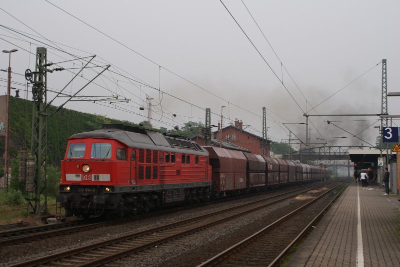 232 640-0 mit einem Kalkzug nach Oberhausen in Dsseldorf Gerresheim am 31.05.2008