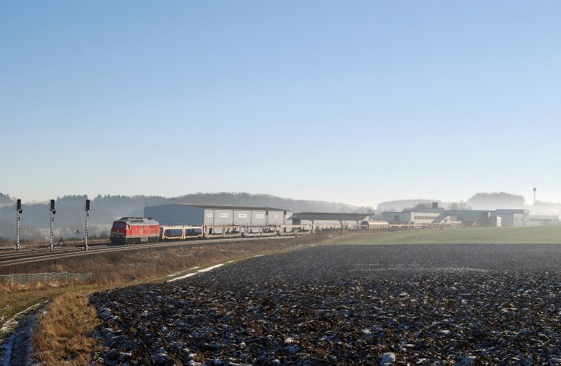 232 654 mit FIR 51740 im ehemaligen Grenzbahnhof Gutenfrst (20.12.2007)