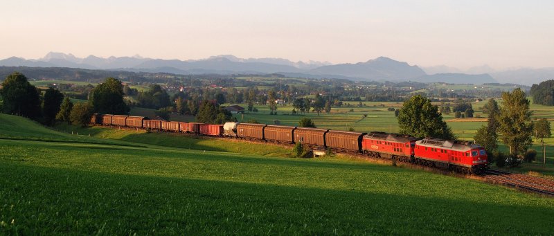 232 673 und 232 195 mit dem Arlbergumleiter CFN 45191 bei Ellenberg (21.08.2008)