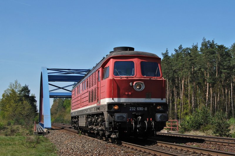232 690 - Lz nach Furth im Wald - bei Neunkirchen am Sand. Sie durfte an diesem Tag den Orientexpress ziehen! (21.04.2007)