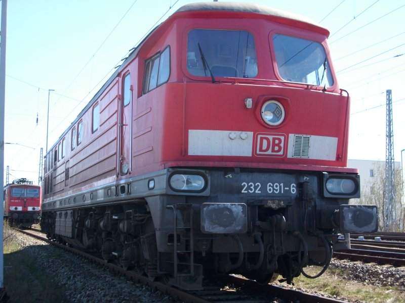 232 691 bekam am 18.April 2009 noch eine Zugleistung nach Mukran zugeteilt.