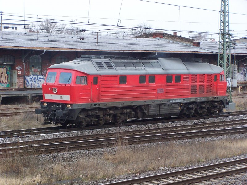 232 704 bei einer Rangierfahrt, am 12.02.2009, in Brandenburg Hbf.