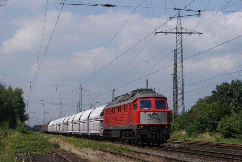 232 903-5 mit einem Kalkzug in Richtung Dsseldorf Rath in Ratingen Lintorf am 30.06.2008