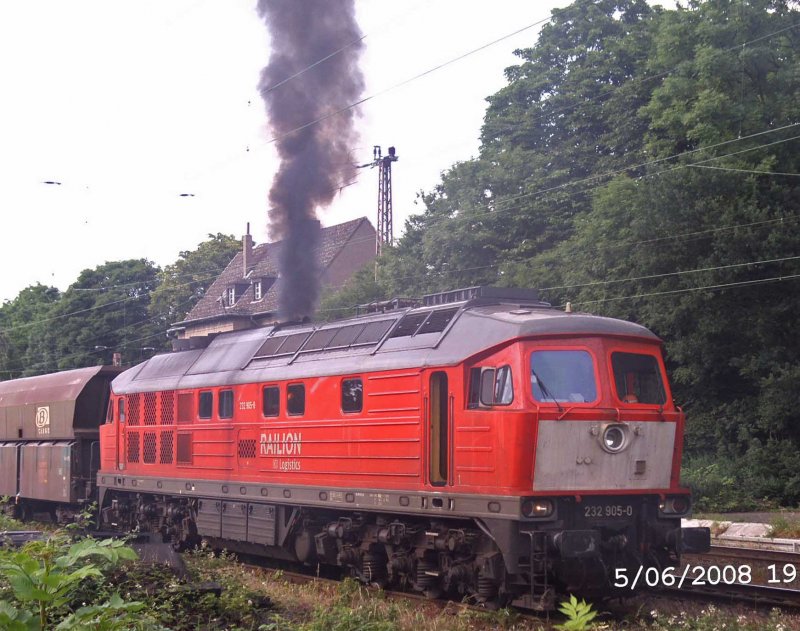 232 905 mit Qualmschu� in Ratingen-Lintorf