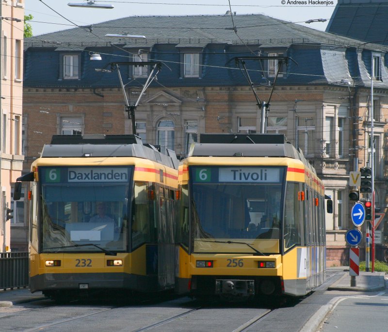 232 als 6 nach Daxlanden und 256 ebenfalls als 6 nach Tivoli treffen sich in der Poststrae 15.4.09