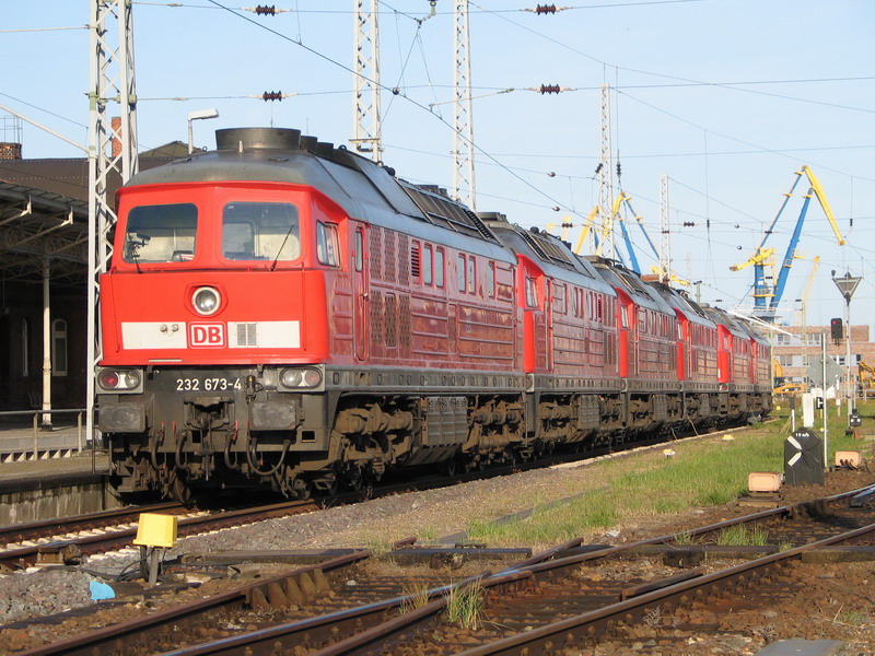 232-er Parade in Wismar. Wegen Baumanahmen auf der Strecke Wismar - Bad Kleinen fahren nur noch Dieselloks zwischen Rostock und Wismar. 05.10.2009