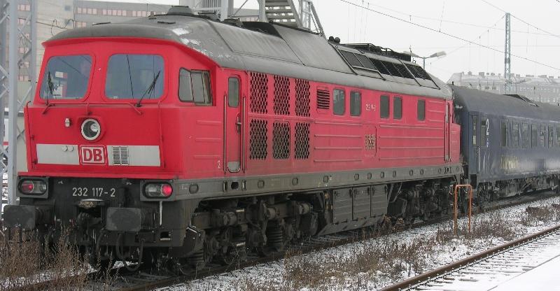 232117 mit City Night Line nach Zrich am 19. Februar 2005 in Berlin Lichtenberg.