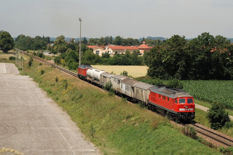 233 040 mit dem Unkraut-Spritzzug Rabz 69674 vor Mhldorf (20.06.2007)