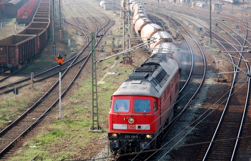 233 118 verl�sst am 07.04.09 den Rbf Halle(S) Richtung K�nnern.