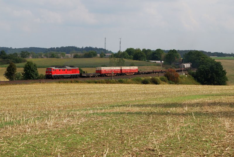 233 127 mit FIR 51748 vor Grobau (22.08.2009)