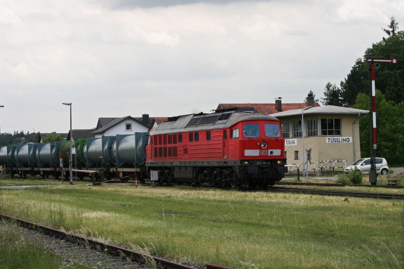 233 151 mit dem M�llzug 56516 Richtung M�hldorf, aufgenommen am 04.06.2009 in T��ling.