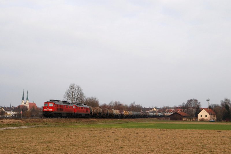 233 176 und 233 xxx als Schlulok's bei FZ 56527 - vor Alttting (19.02.2007)