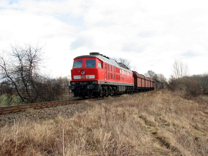 233 179 als Schublok bei 61905 vor Trglitz (17.02.06)
