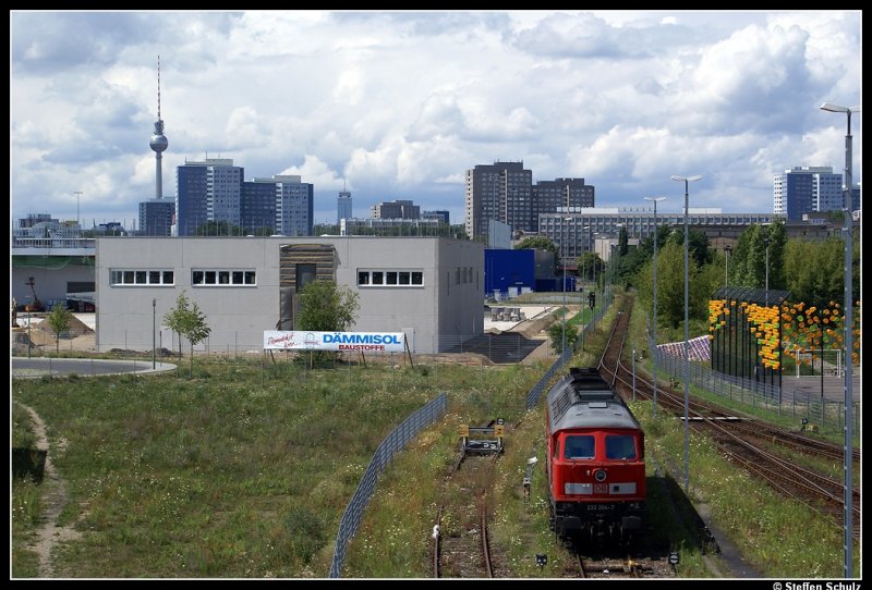 233 204 konnte ich am 20.07.08 in Berlin sichten. Aufgenommen habe ich das bild von der Brcke am S-Bahnhalt Warschauer Strae.