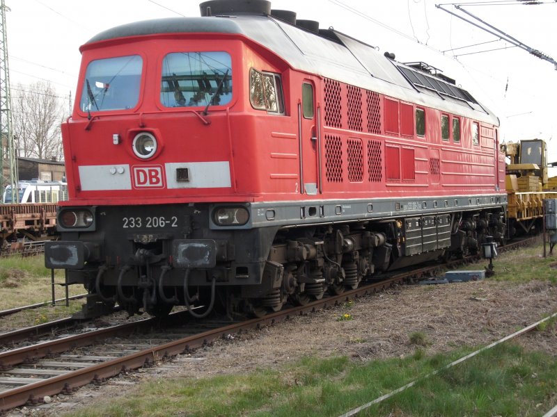 233 206 hat die Baufahrzeuge fr die Nachtschicht am 26.April 2009 in Bergen/Rgen bereit gestellt.