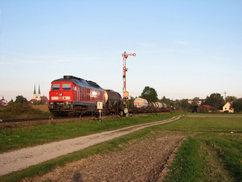 233 289 mit FZ 56518 in Alttting (11.10.2006)