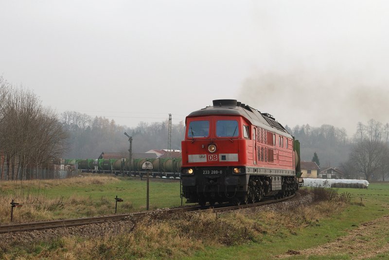 233 289 mit FZT 56516 in Tling (21.11.2007)