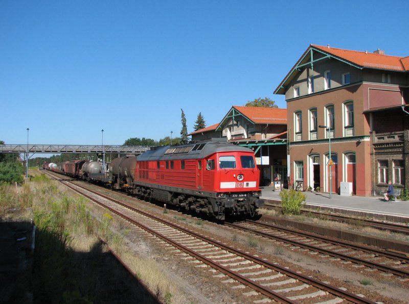 233 326 mit 45433 in Strausberg (19.08.2006)