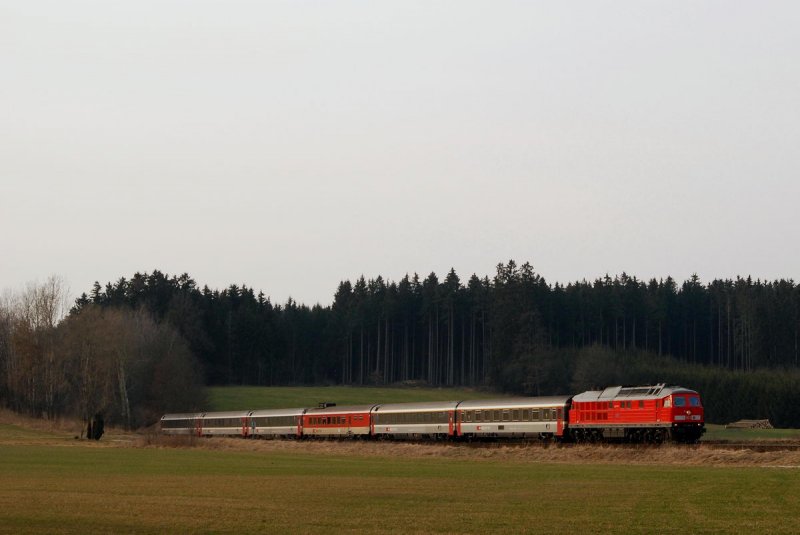 233 562 mit EC 195 in Wiedergeltingen (23.02.2007)