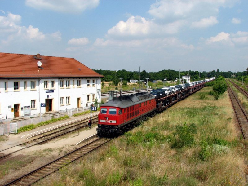233 705 mit Gterzug in Kstrin-Kietz (22.07.2006)