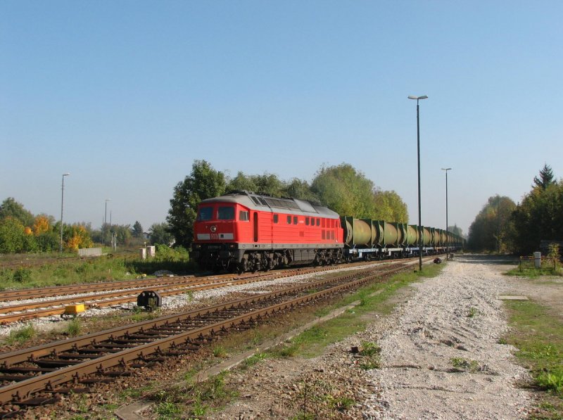 233 709 mit FR 51027 in Mhldorf (11.10.2006)