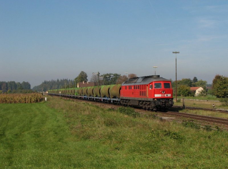 233 709 mit FR 51027 in Tling (11.10.2006)