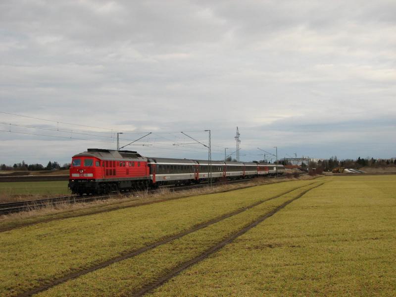 234 278 mit EC 192 bei M�nchen Aubing (26.03.2006)