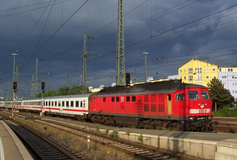 234 468 mit IC aus Dresden in Nrnberg Hbf (am 08.06.2005)