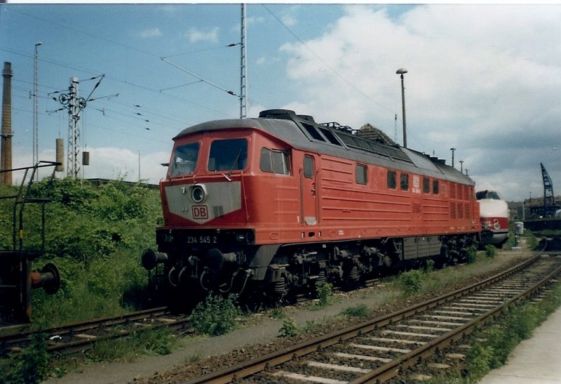 234 545 im Sommer 1997 in der Einsatzstelle Berlin Lichtenberg.