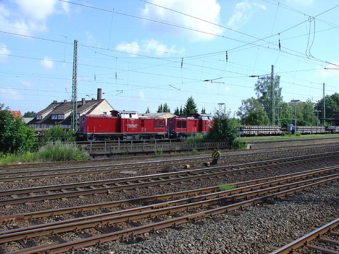 24. Juli 2004 Arbeitszug im Gleis 8 Bahnhof Rheda-Wiedenbrck. Im Bereich der Hauptgleise werden Weichen erneuert. 