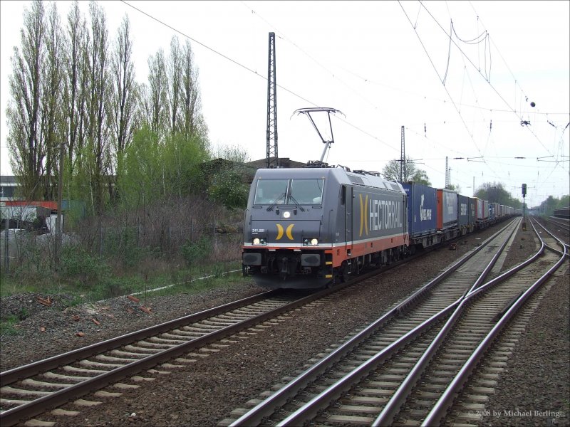 241 001 mit dem Namen Kenobi der Hector Rail durchfhrt mit DGS42703 Norrkping-Wanne-Eickel den Bf Recklinghausen Sd. Dies ist die erste durchgehende fahrt einer Hector Rail in Deutschland. Zuvor wurden die Zge ab Padborg mit einer 1116 der MWB zum ziel befrdert. 22.4.08   