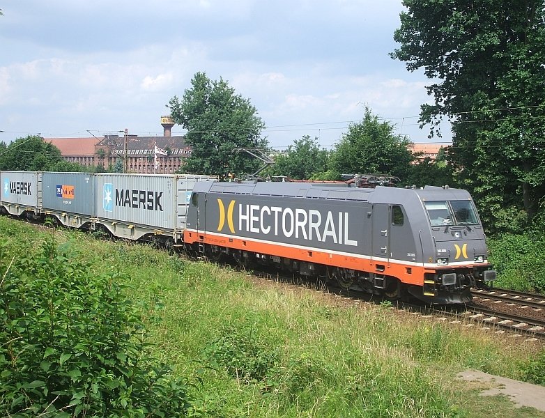 241 005 (Hectorrail) mit Containerzug am 21.6.2008 durch Limmer -> Linden