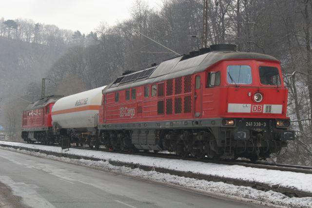 241 338 und 232 800 am 06.02.2006 in Rbeland.